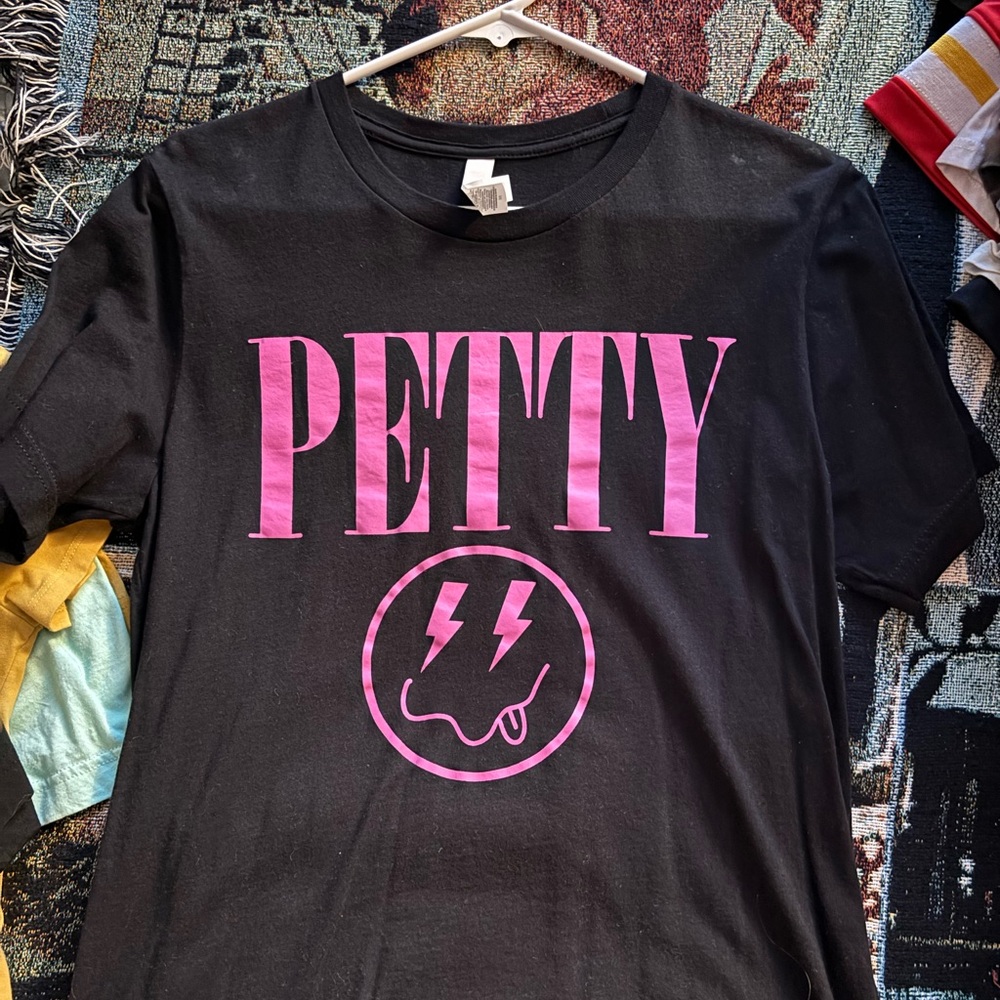 Black and pink t shirt